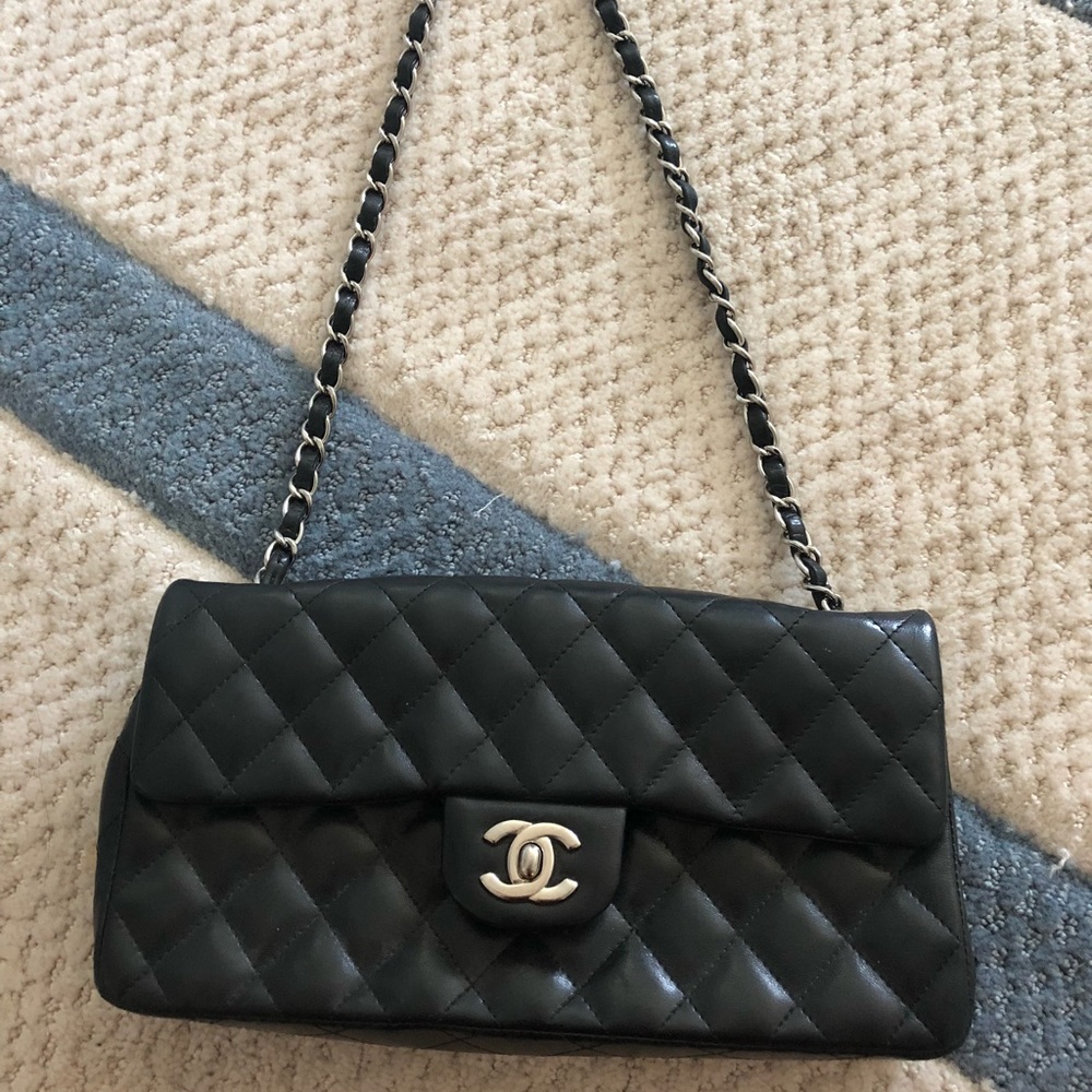 CHANEL  purse